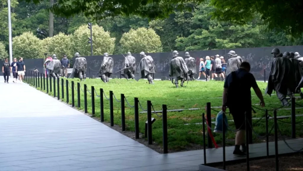 Visit Arlington National Cemetery on a guided DC tour, honoring America’s heroes with views of the Tomb of the Unknown Soldier and eternal flame